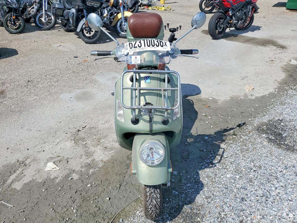2007 Vespa 250cc VIN ZAPM459L575501185 COPART salvage auction — MINOR DENT/SCRATCHES, Va - Certificate Of Title, sold $475 on 2026-07-31 (photo 2)