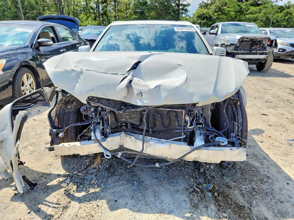 2011 Mercedes-benz E-class VIN WDDHF8HB1BA451883 COPART salvage auction — FRONT END, MD - CERT OF TITLE-REBUILT SALVAGE, sold $325 on 2026-08-11 (photo 5)