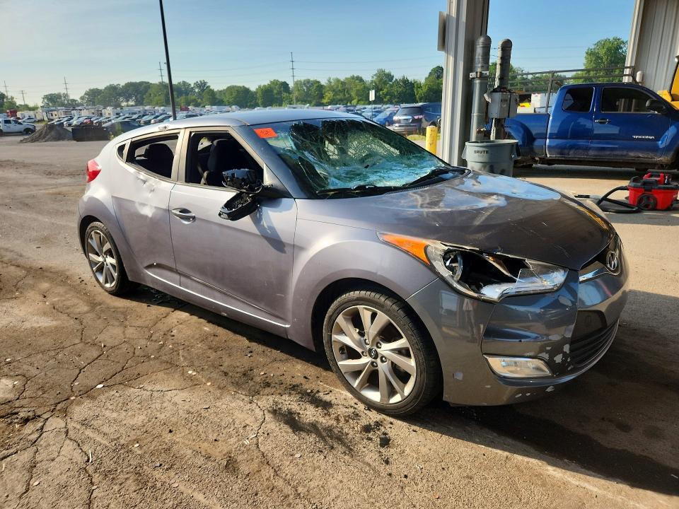 2017 Hyundai Veloster VIN KMHTC6AD5HU309567 COPART salvage auction — VANDALISM, Oh - Certificate Of Title, sold $325 on 2026-07-27 (photo 4)