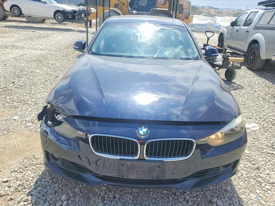 2013 BMW 3er VIN WBA3A5C56DF604134 COPART salvage auction — FRONT END, Ca - Salvage Certificate, sold $525 on 2026-07-28 (photo 5)