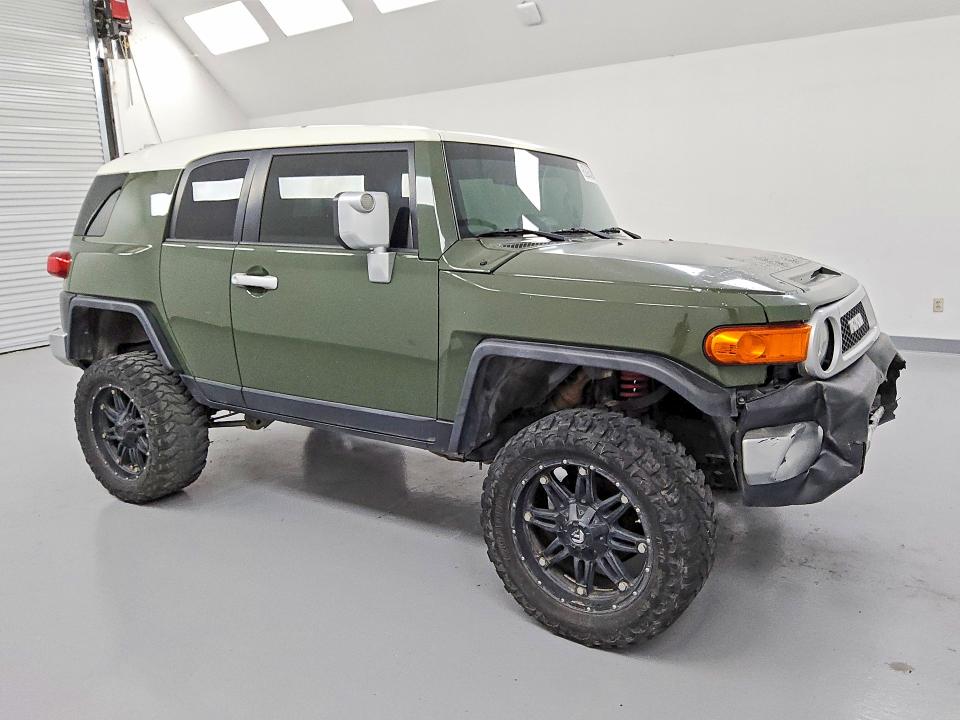 2010 Toyota Fj cruiser VIN JTEBU4BF0AK094940 COPART salvage auction — FRONT END, TX - CERTIFICATE OF TITLE, sold $175 on 2026-07-30 (photo 4)