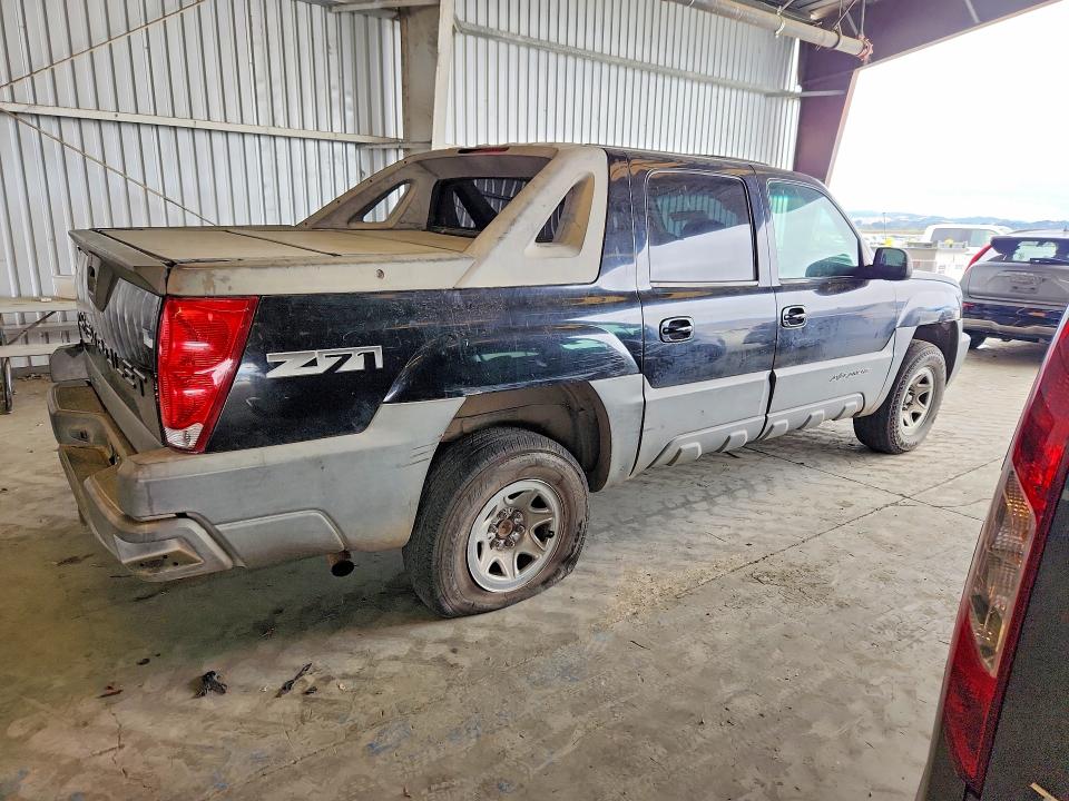 2002 Chevrolet Avalanche VIN 3GNEK13T32G121378 COPART salvage auction — REAR END, CA - DIS/DLR/EXP ONLY CLEAN TITLE, sold $125 on 2026-07-09 (photo 3)