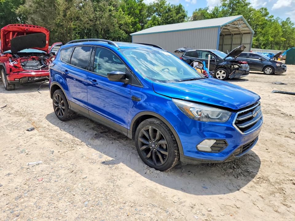 2017 Ford Escape VIN 1FMCU0GD6HUF11304 COPART salvage auction — MINOR DENT/SCRATCHES, Fl - Certificate Of Title, sold $1,050 on 2026-07-31 (photo 4)