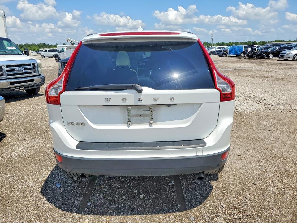 2011 Volvo Xc60 VIN YV4952DL1B2158750 COPART salvage auction — ALL OVER, Tx - Salvage Vehicle Title, sold $650 on 2026-07-16 (photo 6)