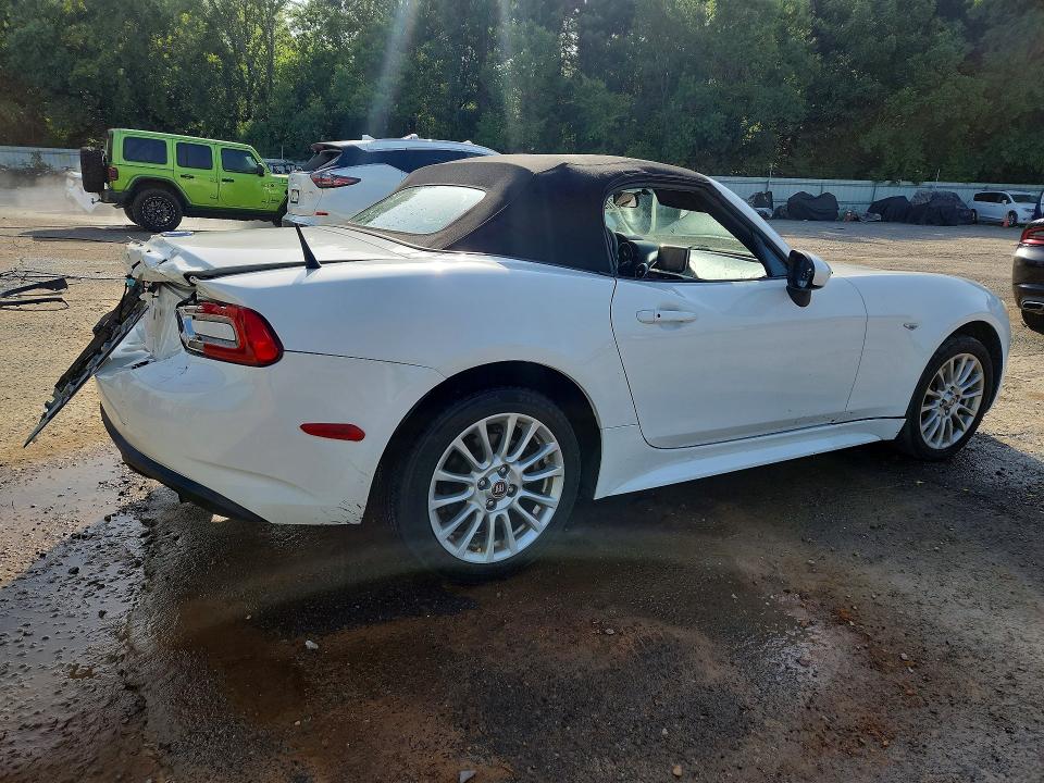 2018 Fiat 124 spider VIN JC1NFAEK9J0135755 COPART salvage auction — REAR END, La - Cert Of Title-Salvage, sold $175 on 2026-07-30 (photo 3)