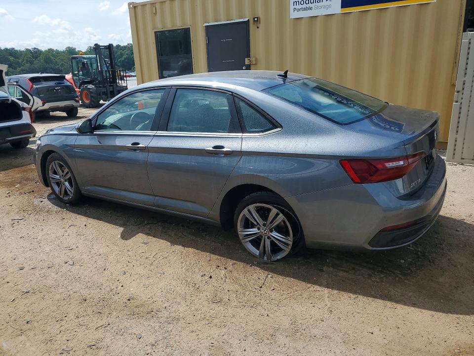 2024 Volkswagen Jetta VIN 3VWEM7BU3RM015523 COPART salvage auction — MINOR DENT/SCRATCHES, OH - CERTIFICATE OF TITLE (P), sold $6,900 on 2026-08-03 (photo 2)