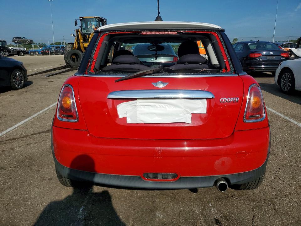 2007 Mini Cooper VIN WMWMF33557TT51758 COPART salvage auction — VANDALISM, Oh - Cert Of Title-Salvage, sold $250 on 2026-07-22 (photo 6)