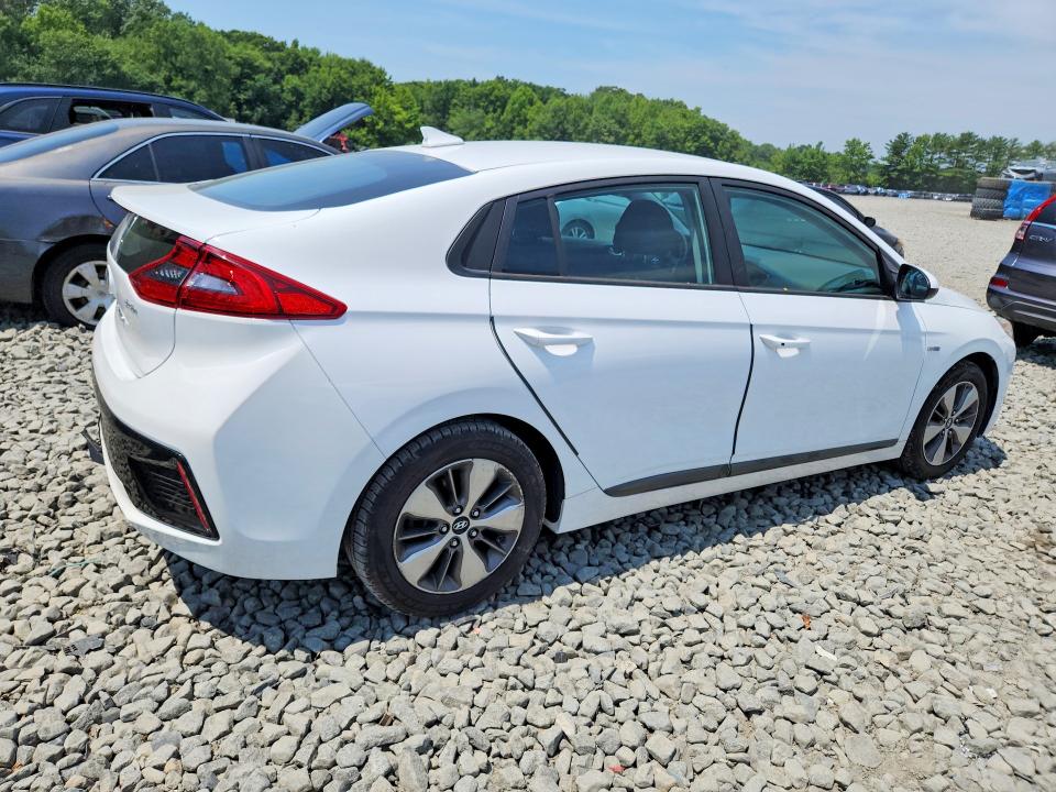 2019 Hyundai Ioniq hybrid VIN KMHC65LD2KU178569 COPART salvage auction — WATER/FLOOD, NJ - CERT OF TITLE-SALVAGE FLOOD, sold $275 on 2026-07-29 (photo 3)