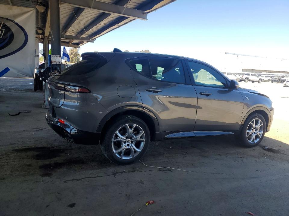 2024 Dodge Hornet VIN ZACPDFCWXR3A32877 COPART salvage auction — FRONT END, CA - NON-REPAIRABLE VEHICLE CERT, sold $6,600 on 2026-08-17 (photo 3)