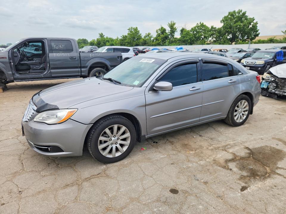 2013 Chrysler 200 VIN 1C3CCBBB4DN668346 COPART salvage auction — SIDE, Mo - Certificate Of Title, sold $275 on 2026-07-17 (photo 1)
