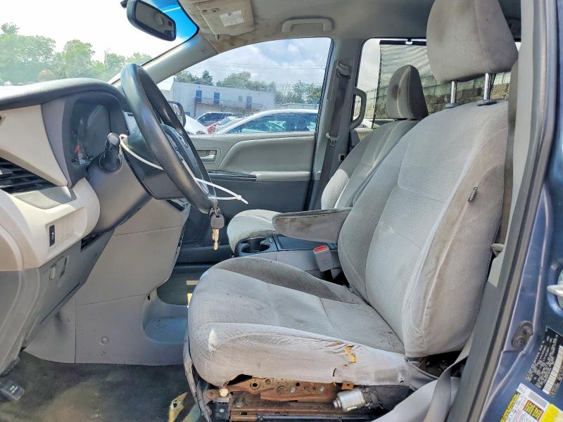 2015 Toyota Sienna VIN 5TDKK3DC9FS561764 COPART salvage auction — MINOR DENT/SCRATCHES, IN - CERTIFICATE OF TITLE, sold $1,350 on 2026-07-24 (photo 7)