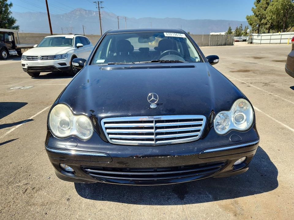 2006 Mercedes-benz C class VIN WDBRF56H26F736071 COPART salvage auction — NORMAL WEAR, CA - DIS/DLR/EXP ONLY CLEAN TITLE, sold $400 on 2026-08-04 (photo 5)