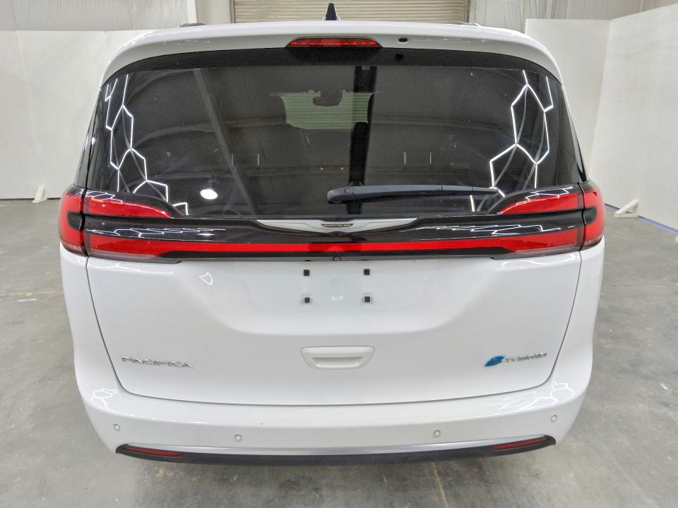 2023 Chrysler Pacifica VIN 2C4RC1N73PR542493 COPART salvage auction — NORMAL WEAR, Mo - Certificate Of Title, sold $12,400 on 2026-07-30 (photo 6)