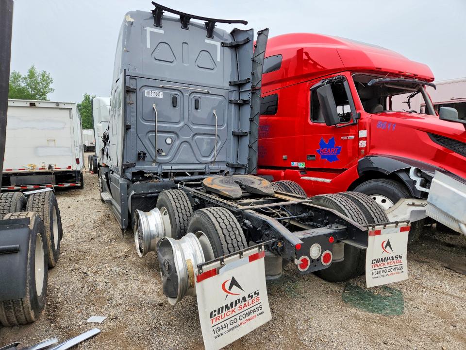 2026 Freightliner Cascadia 126 VIN 3AKJHHDR2TSWS0272 COPART salvage auction — ROLLOVER, IL - SALVAGE CERTIFICATE, sold $45,500 on 2026-09-17 (photo 2)