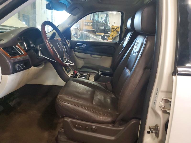 2011 Cadillac Escalade VIN 1GYS4DEF5BR378339 COPART salvage auction — SIDE, MN - CERT OF TITLE-PR SALV FLOOD, sold $775 on 2026-07-23 (photo 7)