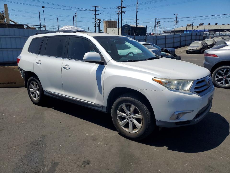 2011 Toyota Highlander VIN 5TDZK3EH5BS043864 COPART salvage auction — REAR END, Ca - Salvage Certificate, sold $2,700 on 2026-07-13 (photo 4)