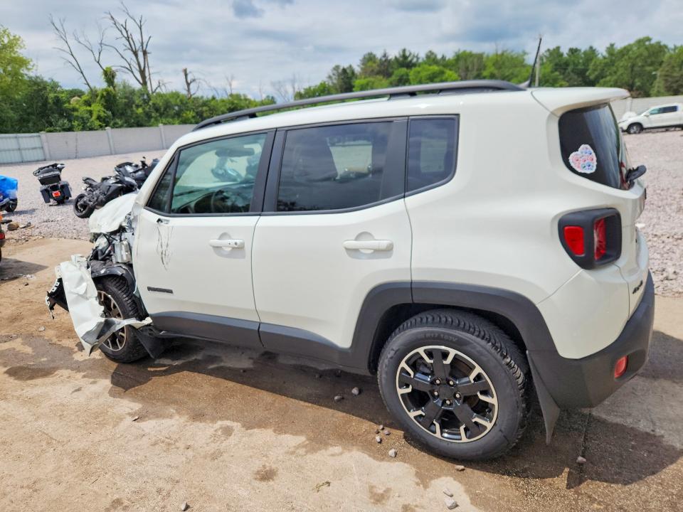 2023 Jeep Renegade VIN ZACNJDB10PPP39080 COPART salvage auction — FRONT END, Wi - Junked Vehicle Bill Of Sale, sold $2,250 on 2026-08-17 (photo 2)