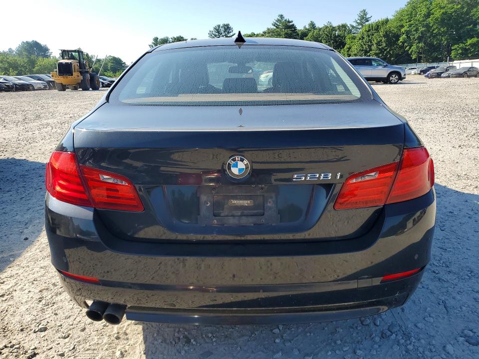 2012 BMW 5er VIN WBAXH5C52CDW03280 COPART salvage auction — MINOR DENT/SCRATCHES, MA - CERTIFICATE OF TITLE, sold $675 on 2026-07-20 (photo 6)