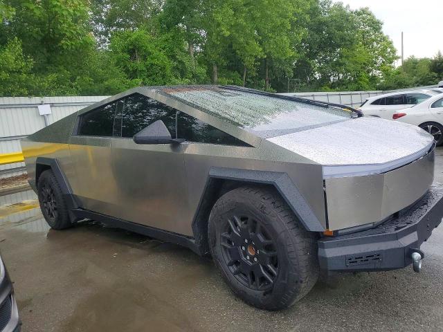 2024 Tesla Cybertruck VIN 7G2CEHEE3RA048554 COPART salvage auction — MINOR DENT/SCRATCHES, Va - Cert Of Title-Salvage Rebuilt, sold $56,500 on 2026-07-29 (photo 4)