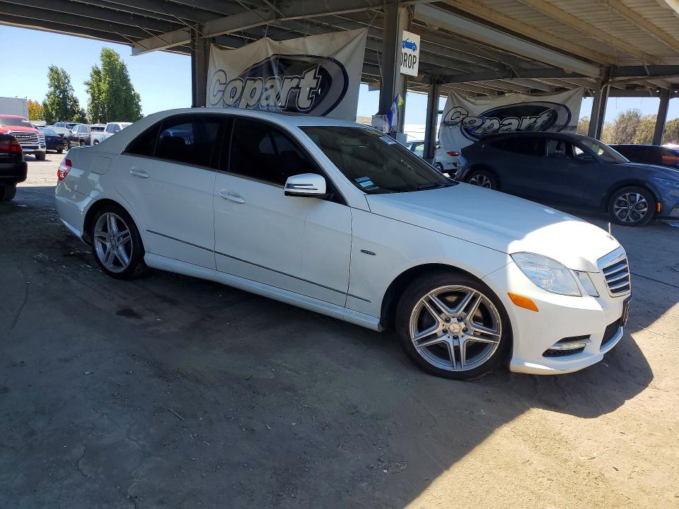 2012 Mercedes-benz E-klasse VIN WDDHF5KB9CA568670 COPART salvage auction — MINOR DENT/SCRATCHES, Ca - Dis/Dlr/Exp App For Dup Clean, sold $875 on 2026-07-30 (photo 4)