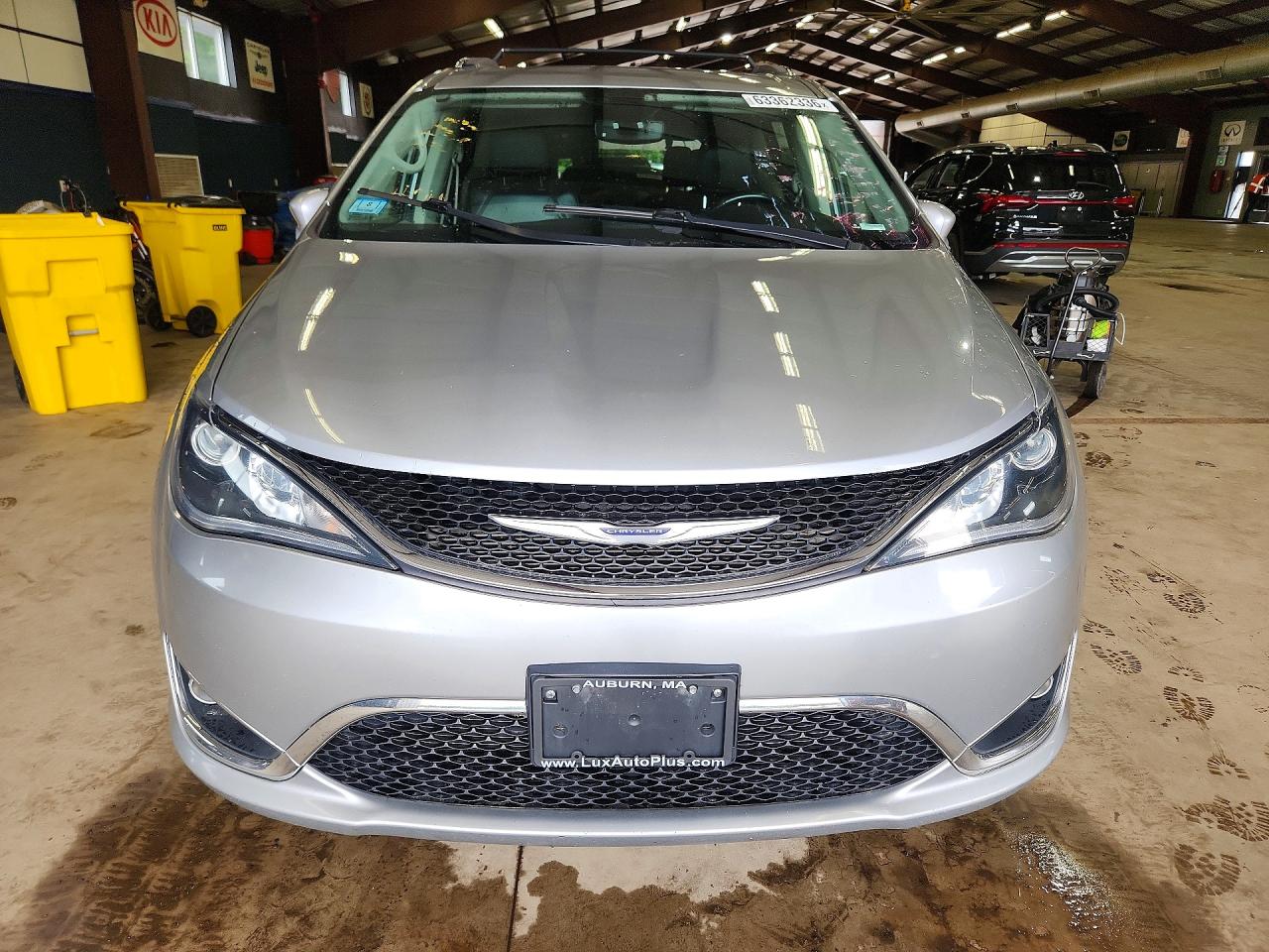 2020 Chrysler Pacifica VIN 2C4RC1BG8LR276905 COPART salvage auction — Minor Dent/Scratches, MA - CERTIFICATE OF TITLE, sold $5,800 on 2026-09-15 (photo 5)