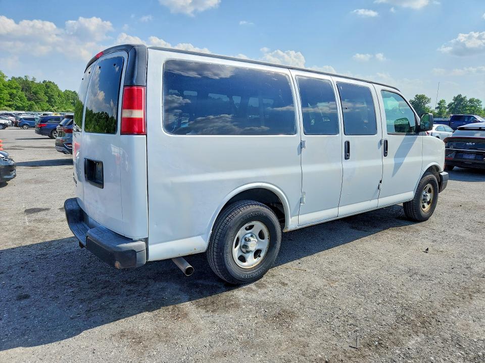 2007 Chevrolet Express 1500 VIN 1GNFH15Z571213439 COPART salvage auction — MINOR DENT/SCRATCHES, Pa - Cert Of Title, sold $3,500 on 2026-07-07 (photo 3)