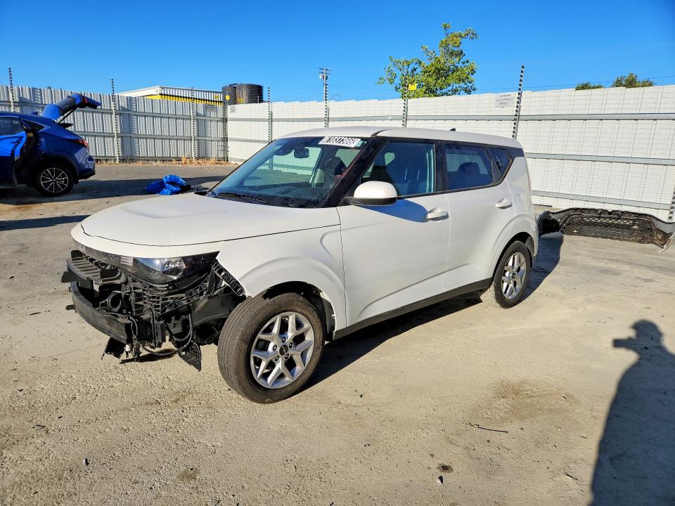 2025 Kia Soul VIN KNDJ23AU7S7261041 COPART salvage auction — FRONT END, FL - CERTIFICATE OF TITLE, sold $8,800 on 2026-07-27 (photo 1)