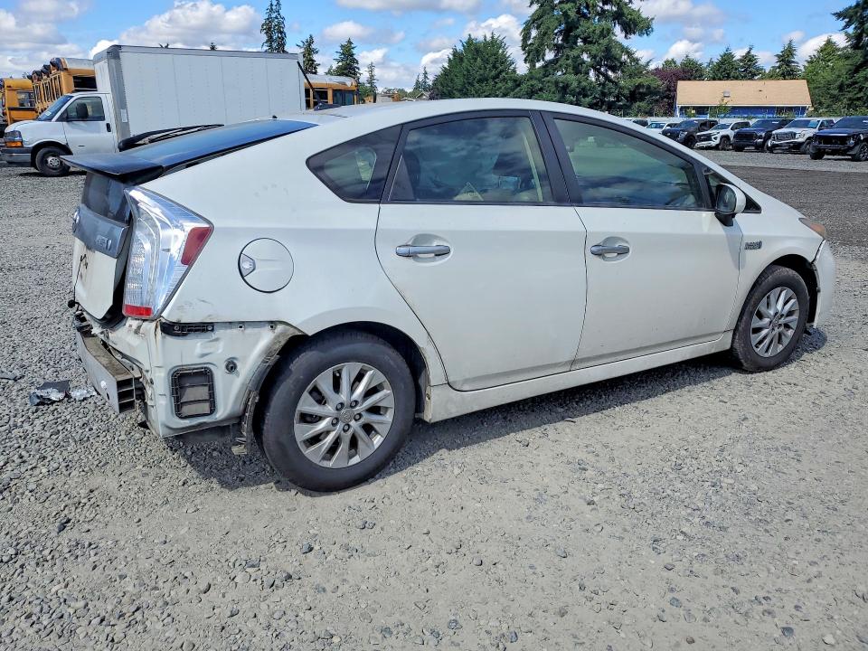 2014 Toyota Prius VIN JTDKN3DP1E3054643 COPART salvage auction — REAR END, WA - BILL OF SALE, sold $2,400 on 2026-07-28 (photo 3)