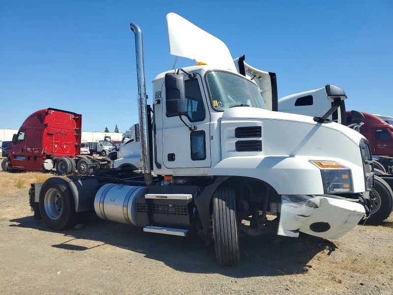 2021 Mack Anthem VIN 1M1AN3AY6MM002474 — COPART salvage auction photo