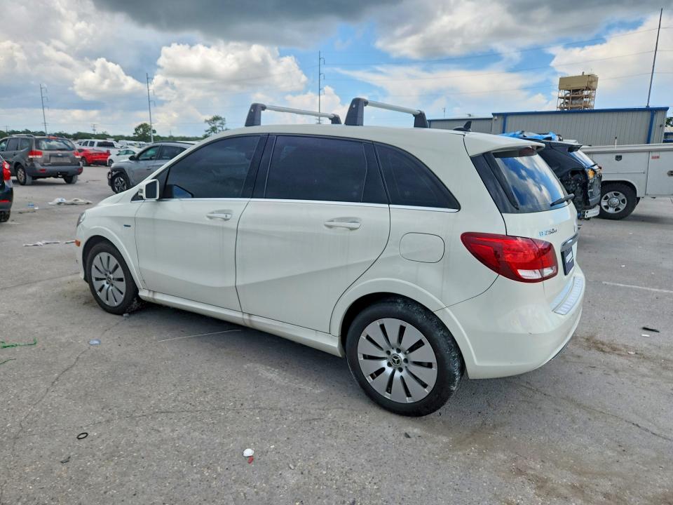 2017 Mercedes-benz B-klasse VIN WDDVP9ABXHJ015686 COPART salvage auction — NORMAL WEAR, LA - CERTIFICATE OF TITLE, sold $1,750 on 2026-07-22 (photo 2)