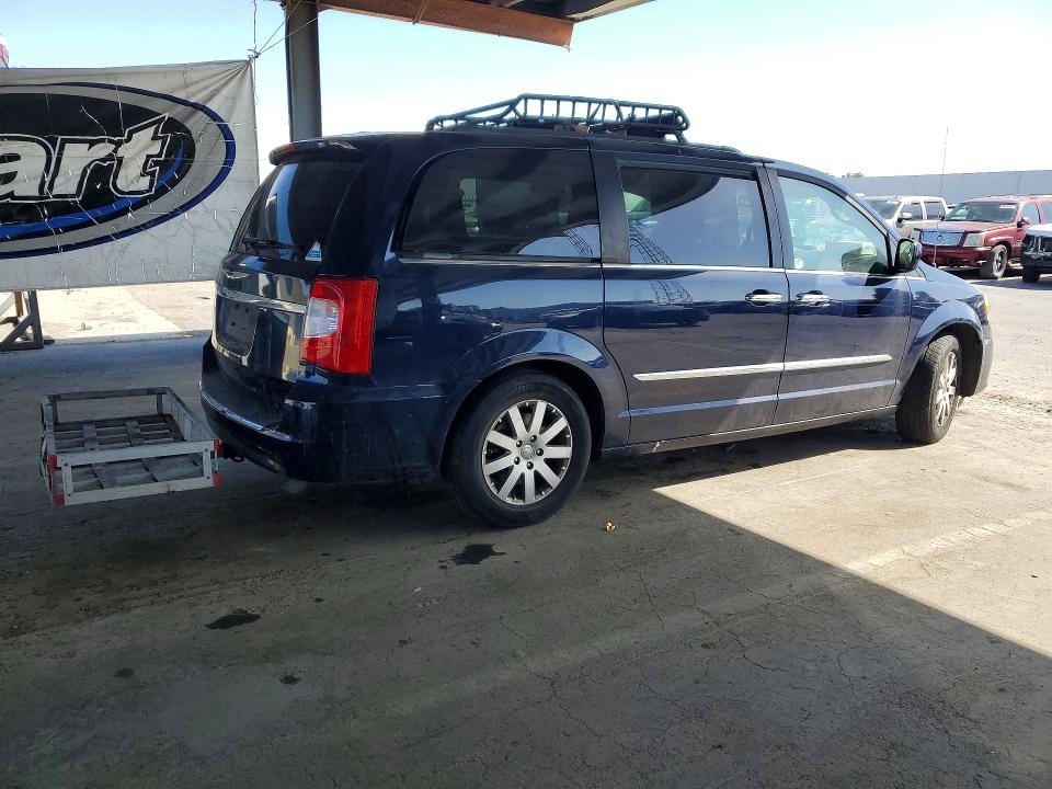 2015 Chrysler Voyager VIN 2C4RC1BG7FR753750 COPART salvage auction — REAR END, Mt - Dis/Dlr/Exp Only Clean Title, sold $10 on 2026-07-23 (photo 3)