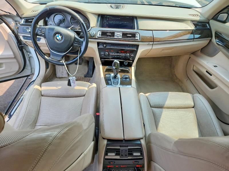 2013 BMW 7er VIN WBAYF8C54DDE59036 COPART salvage auction — MINOR DENT/SCRATCHES, Mi - Dealer Only Clean Title, sold $325 on 2026-07-31 (photo 8)