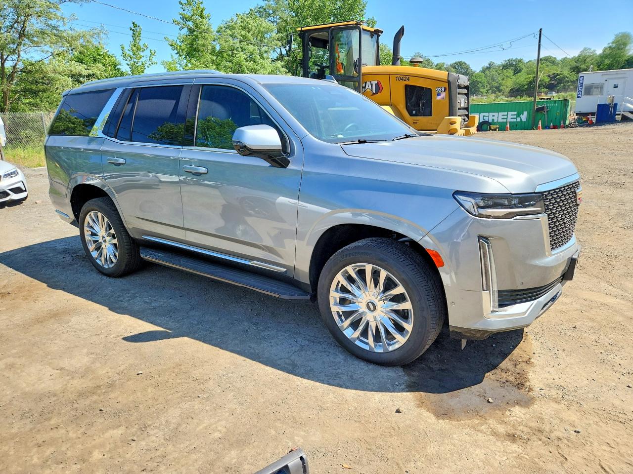 2024 Cadillac Escalade VIN 1GYS4BKLXRR358693 COPART salvage auction — Side, NY - MV-907A SALVAGE CERTIFICATE, sold $32,750 on 2026-08-11 (photo 4)