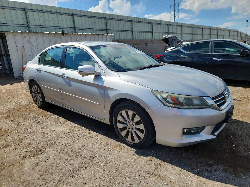 2013 Honda Accord VIN 1HGCR3F83DA010623 COPART salvage auction — MECHANICAL, Ca - Certificate Of Title, sold $550 on 2026-09-08 (photo 4)