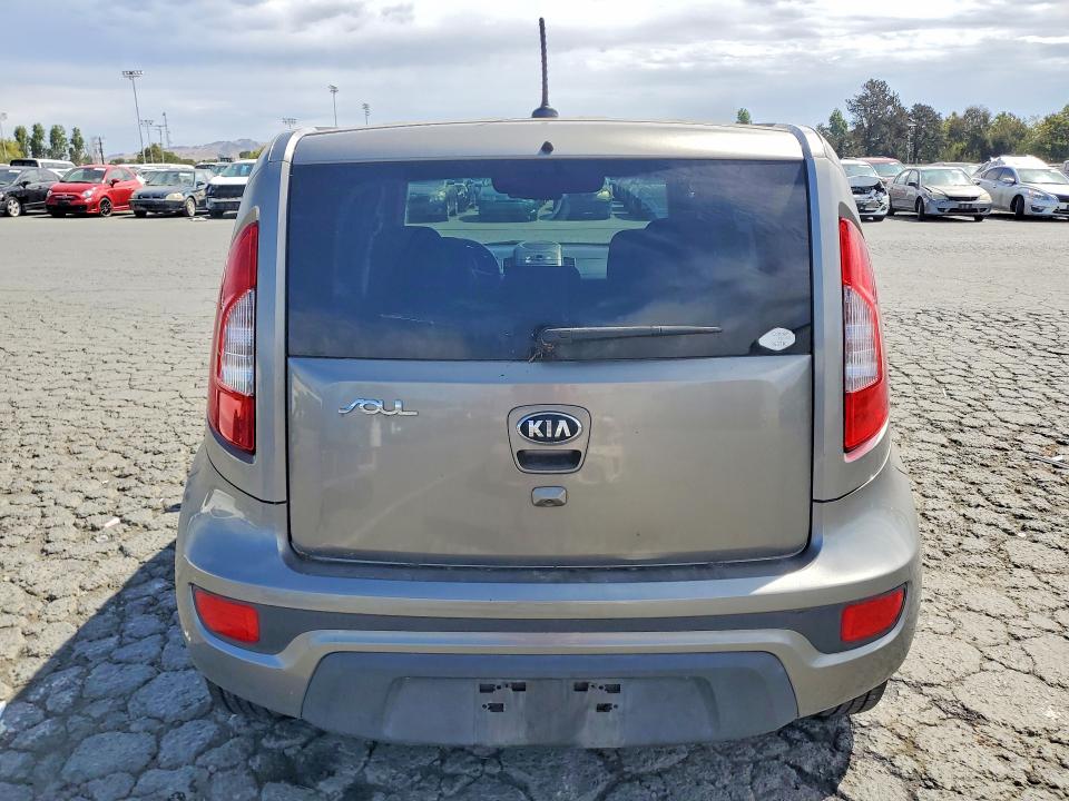 2013 Kia Soul VIN KNDJT2A68D7575647 COPART salvage auction — MINOR DENT/SCRATCHES, CA - DIS/DLR/EXP APP FOR DUP CLEAN, sold $425 on 2026-07-24 (photo 6)