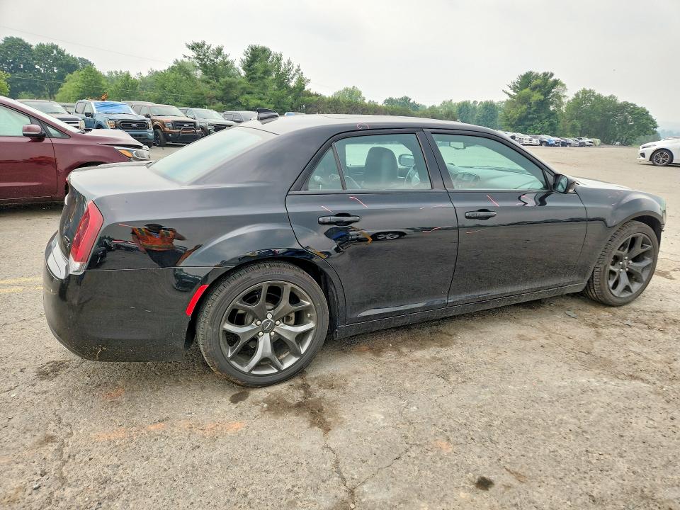 2022 Chrysler 300 VIN 2C3CCABG1NH184683 COPART salvage auction — FRONT END, Pa - Certificate Of Salvage, sold $7,900 on 2026-08-14 (photo 3)