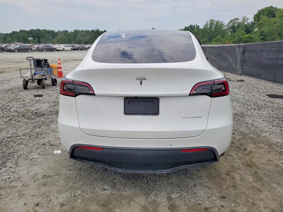 2022 Tesla Model y VIN 7SAYGDEEXNF318925 COPART salvage auction — FRONT END, Salvage Title, sold $2,800 on 2026-07-20 (photo 6)