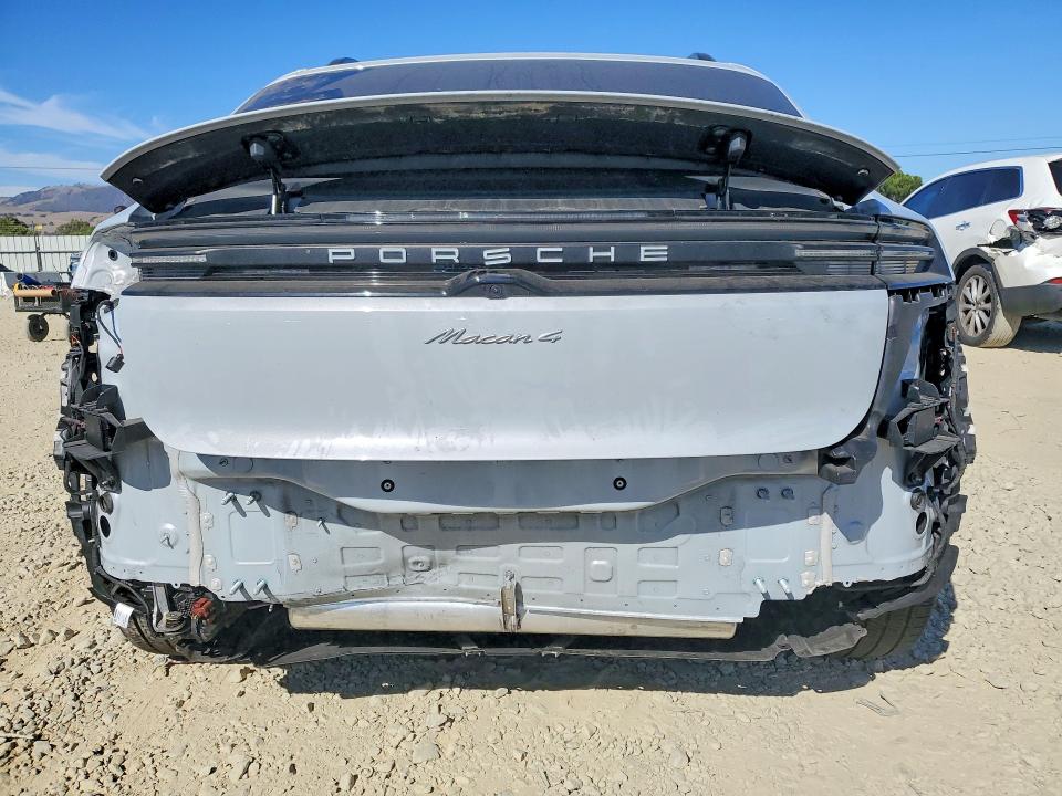 2024 Porsche Macan VIN WP1AA2XA8RL001464 COPART salvage auction — REAR END, CA - SALVAGE CERTIFICATE, sold $40,500 on 2026-08-11 (photo 6)