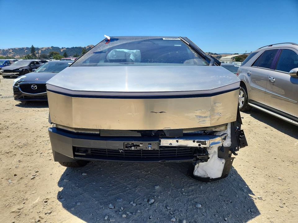 2024 Tesla Cybertruck VIN 7G2CEHED1RA022557 COPART salvage auction — FRONT END, Ca - Salvage Certificate, sold $16,600 on 2026-07-28 (photo 5)