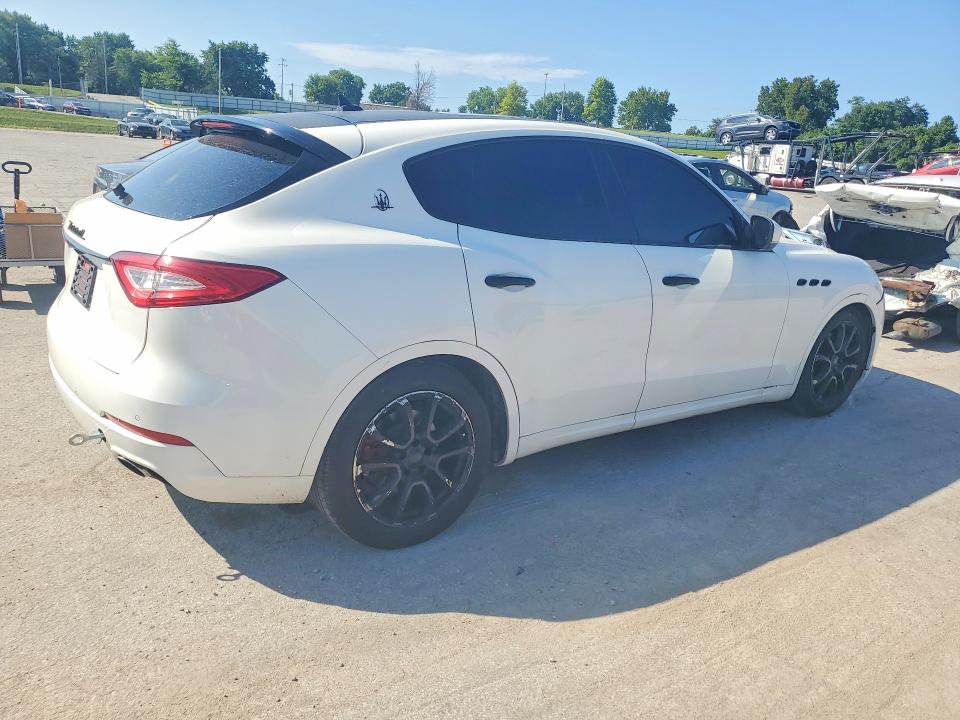 2017 Maserati Levante VIN ZN661XUA9HX257839 COPART salvage auction — NORMAL WEAR, MO - CERT OF TITLE-REPOSSESSED (P), sold $2,050 on 2026-07-24 (photo 3)