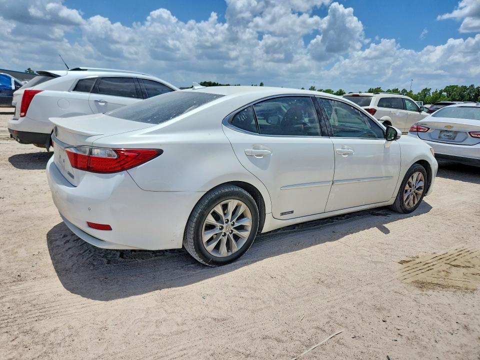 2013 Lexus ES VIN JTHBW1GG9D2019817 COPART salvage auction — SIDE, Tx - Salvage Vehicle Title, sold $1,950 on 2026-07-07 (photo 3)