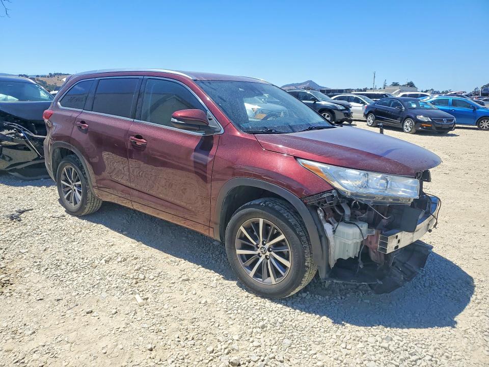 2018 Toyota Highlander VIN 5TDKZRFH5JS260781 COPART salvage auction — FRONT END, CA - SALVAGE CERTIFICATE, sold $2,650 on 2026-07-28 (photo 4)
