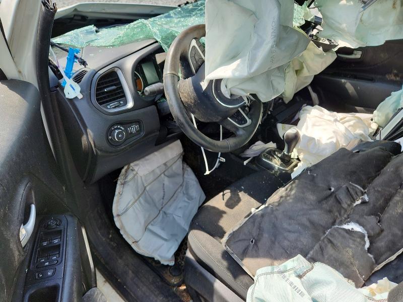 2023 Jeep Renegade VIN ZACNJDB17PPP14998 COPART salvage auction — ROLLOVER, OH - CERT OF TITLE-SALVAGE, sold $1,400 on 2026-08-10 (photo 8)