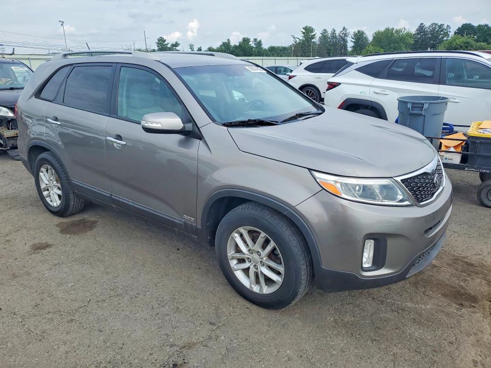 2015 Kia Sorento VIN 5XYKTDA75FG599080 COPART salvage auction — MINOR DENT/SCRATCHES, Pa - Cert Of Title, sold $2,100 on 2026-07-24 (photo 4)