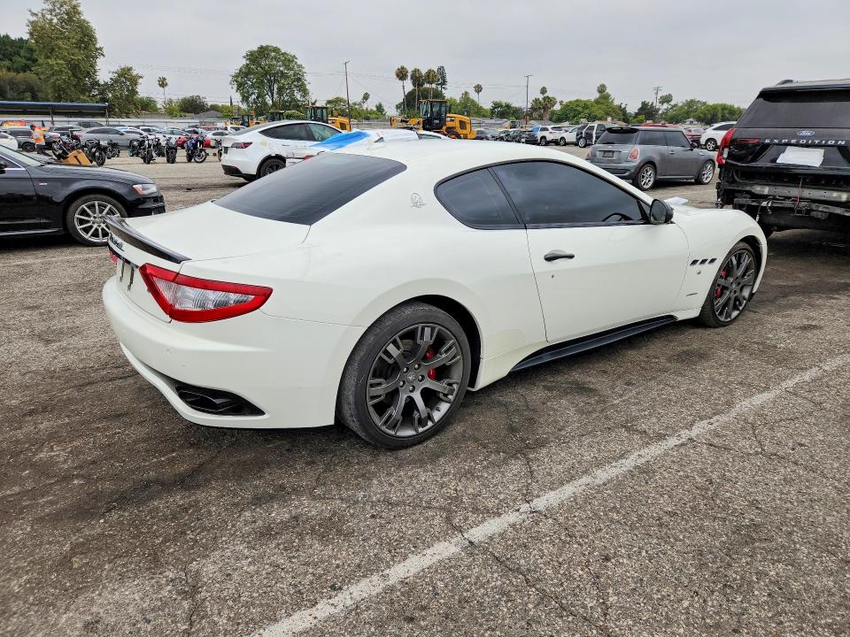 2010 Maserati Granturismo VIN ZAM45KLA1A0052821 COPART salvage auction — FRONT END, Mi - Dis/Dlr/Exp Only Salvage Title, sold $13,800 on 2026-07-10 (photo 3)