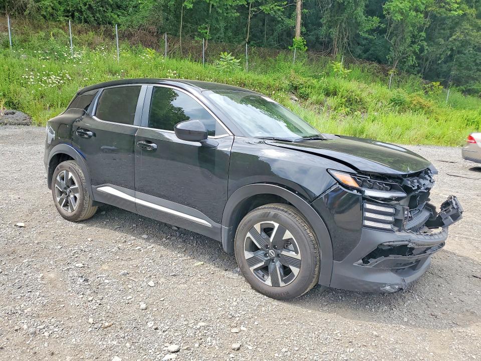 2025 Nissan Kicks VIN 3N8AP6CB6SL369567 COPART salvage auction — FRONT END, Ny - Mv-907A Salvage Certificate, sold $7,100 on 2026-08-20 (photo 4)