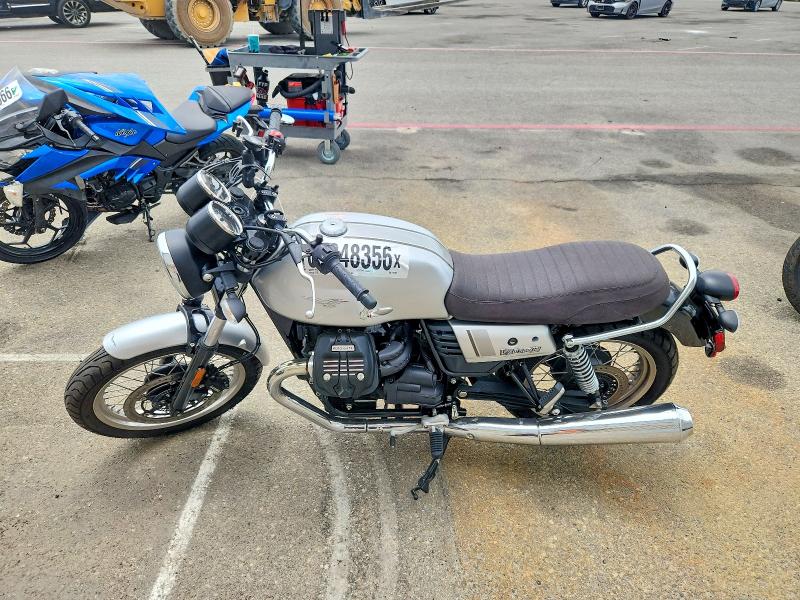 2020 Moto guzzi VIN ZGULDUA05LM000447 COPART salvage auction — NORMAL WEAR, CA - DIS/DLR/EXP ONLY CLEAN TITLE, sold $60 on 2026-07-30 (photo 3)