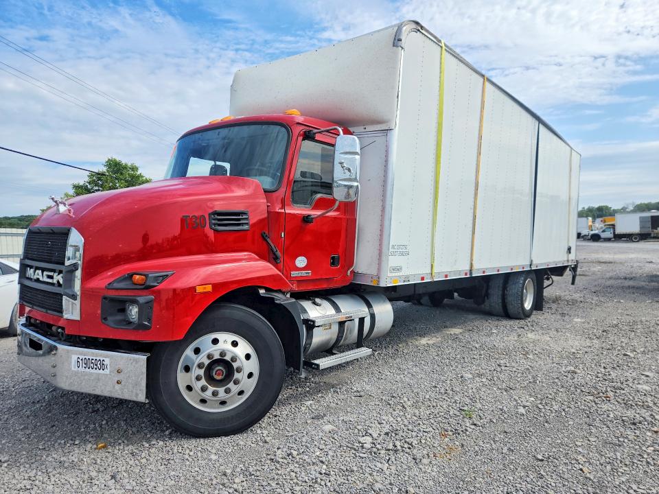 2023 Mack Md VIN 1M2MDBAA8PS005787 COPART salvage auction — ROLLOVER, TN - SALVAGE CERTIFICATE, sold $3,700 on 2026-09-02 (photo 1)