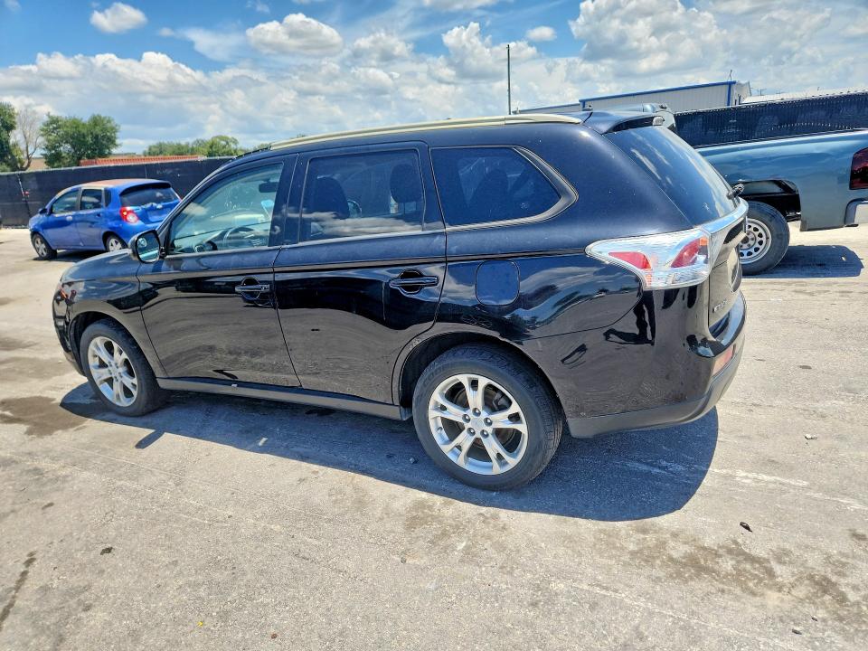 2014 Mitsubishi Outlander VIN JA4AZ3A38EZ012933 COPART salvage auction — MINOR DENT/SCRATCHES, Ne - Certificate Of Title (P), sold $900 on 2026-07-13 (photo 2)
