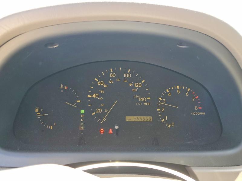 2000 Lexus Rx 300 VIN JT6HF10U9Y0097597 COPART salvage auction — MINOR DENT/SCRATCHES, CA - DIS/DLR/EXP APP FOR DUP CLEAN, sold $525 on 2026-07-21 (photo 9)